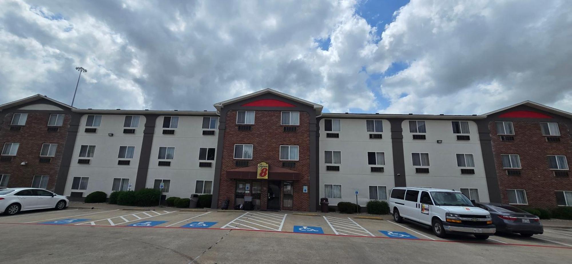 Hotel Super 8 By Wyndham Irving Dfw Airport/South Extérieur photo