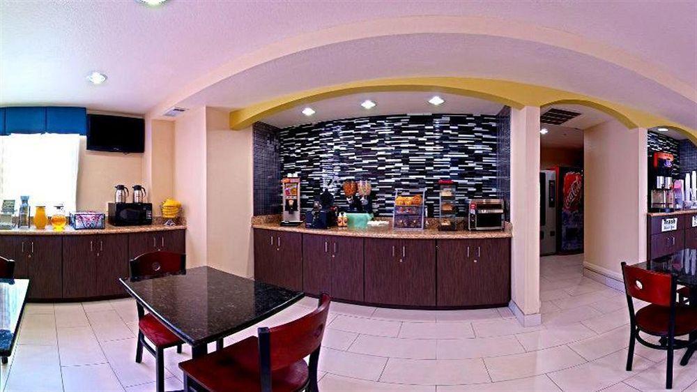 Hotel Super 8 By Wyndham Irving Dfw Airport/South Extérieur photo